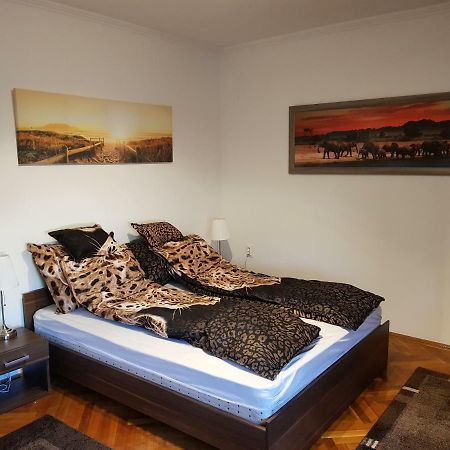 Lia Apartman Kiskunhalas Exterior foto