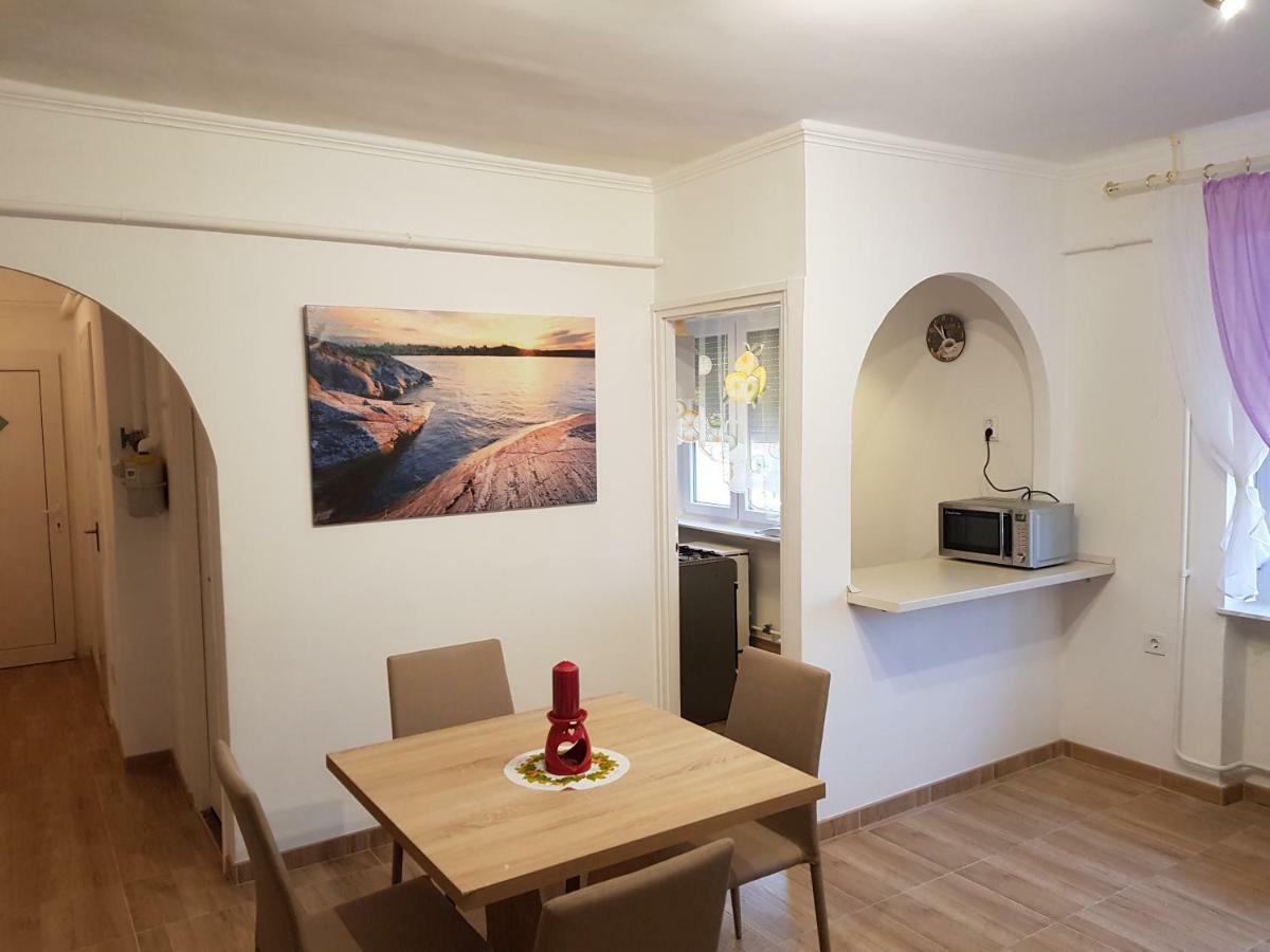 Lia Apartman Kiskunhalas Exterior foto