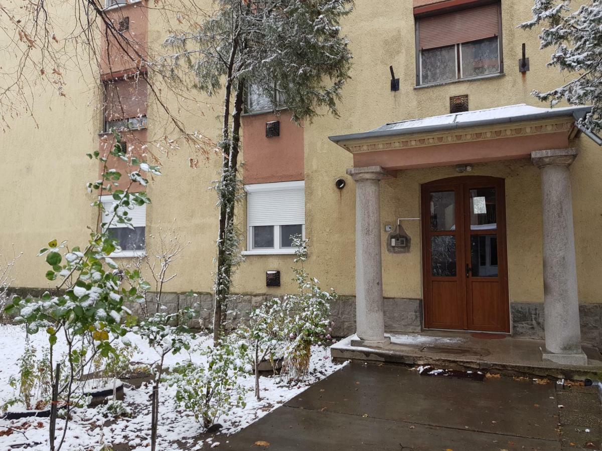 Lia Apartman Kiskunhalas Exterior foto